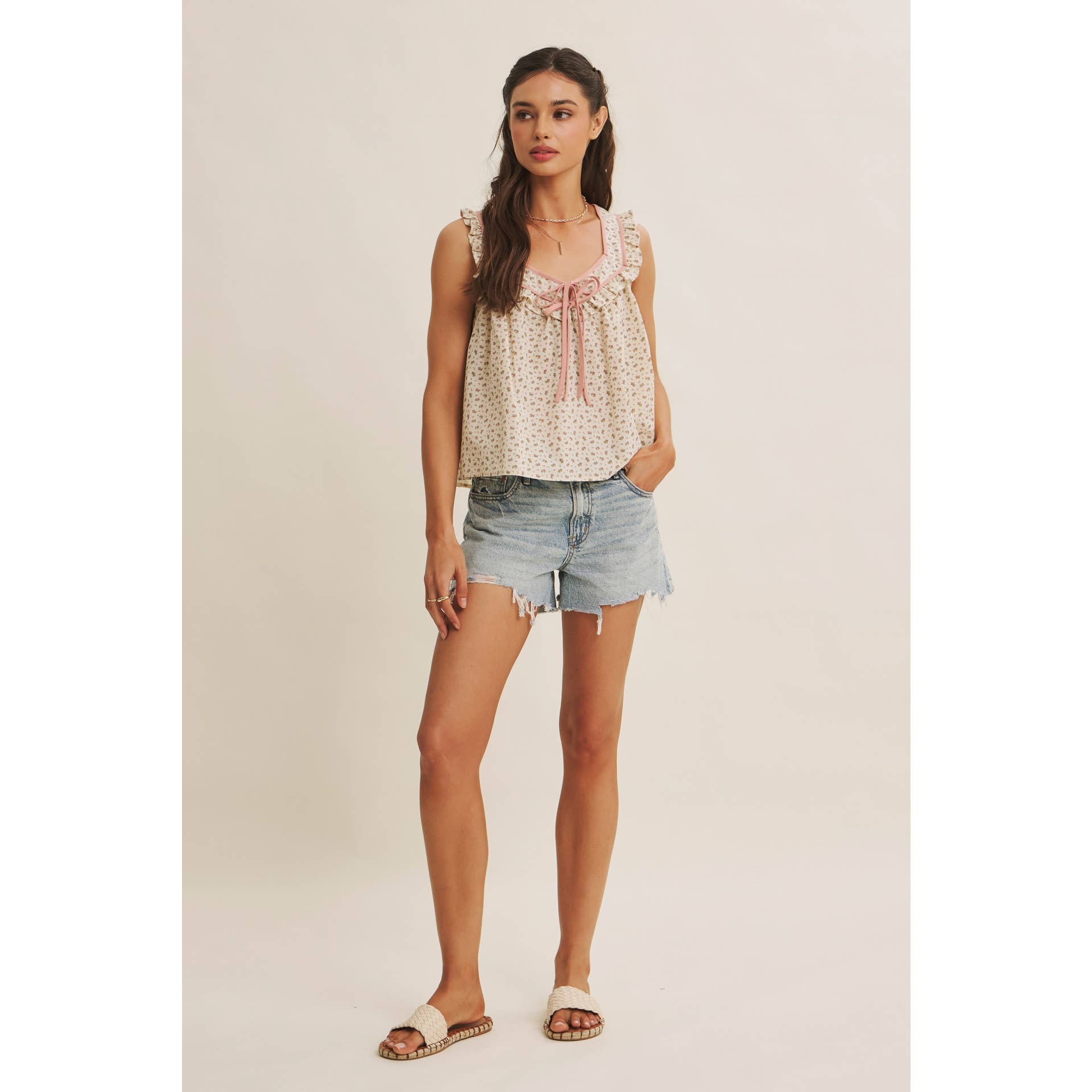 ANTIQUE MEADOW CONTRAST BINDING FLORAL RUFFLED BLOUSE TOP