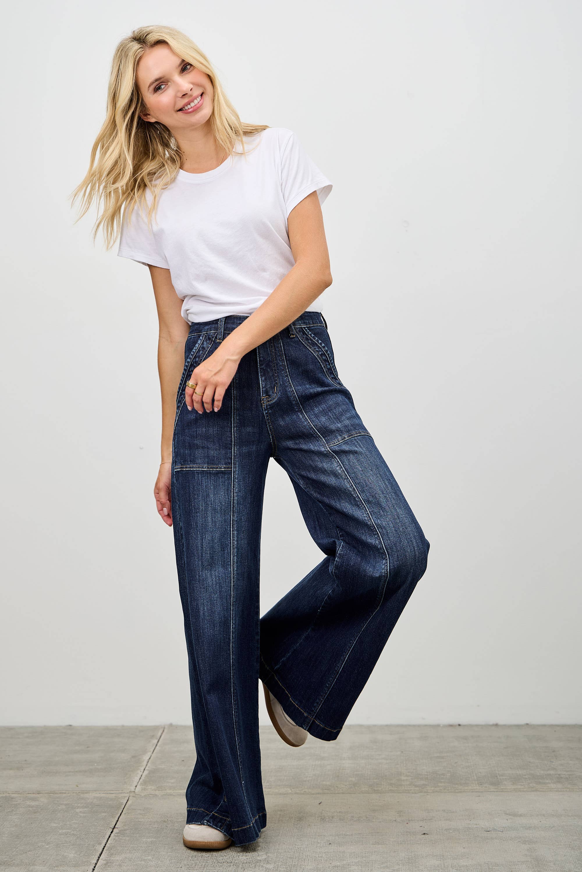 HIGH RISE WIDE LEG WITH BUTTON SLIT