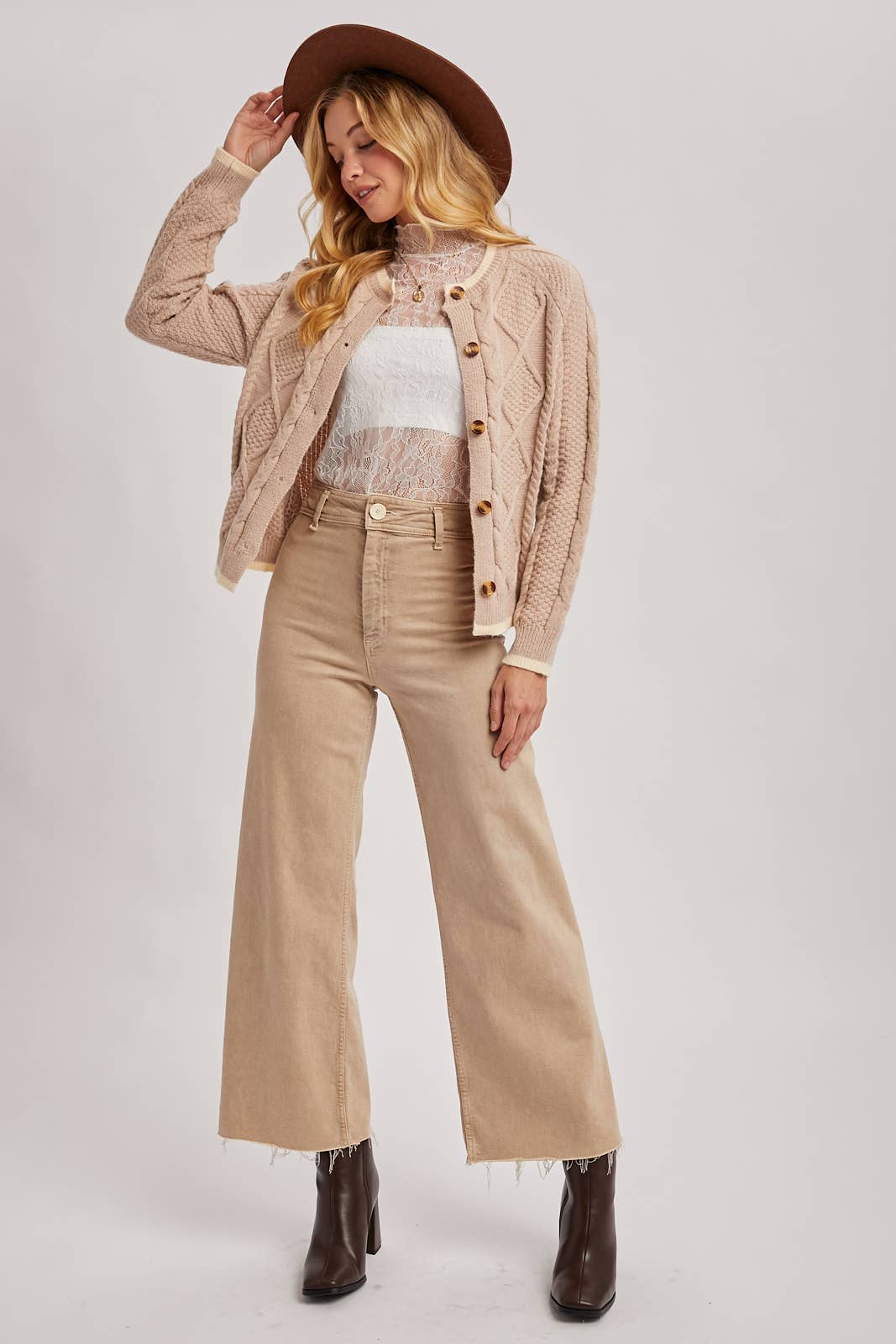 BUTTON DOWN CABLE KNIT SWEATER CARDIGAN