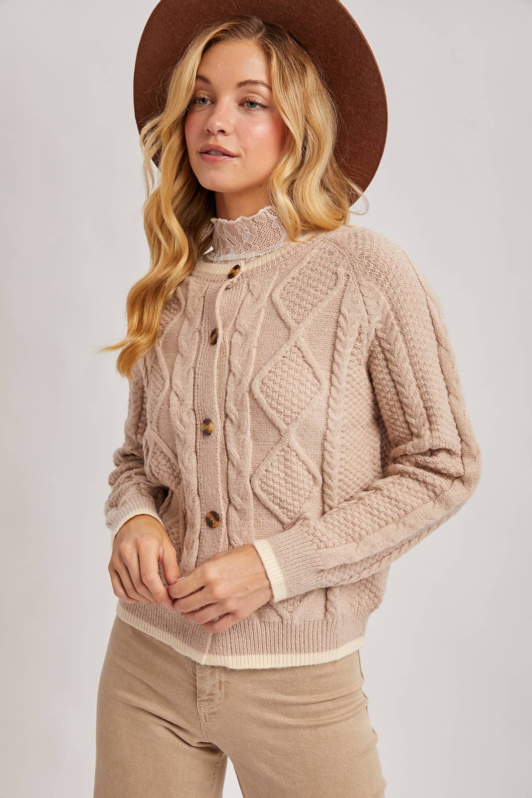 BUTTON DOWN CABLE KNIT SWEATER CARDIGAN