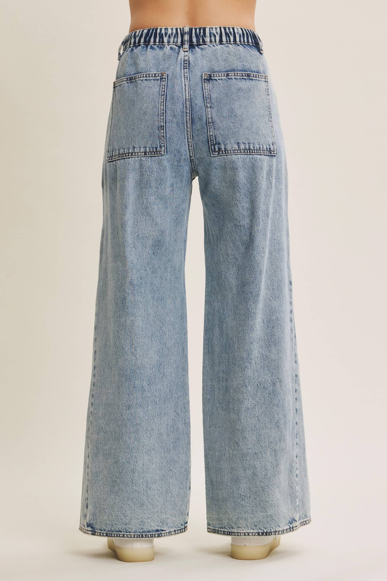 EASE AND GRACE DENIM WASHED OVERSIZED WIDE-LEG JEANS