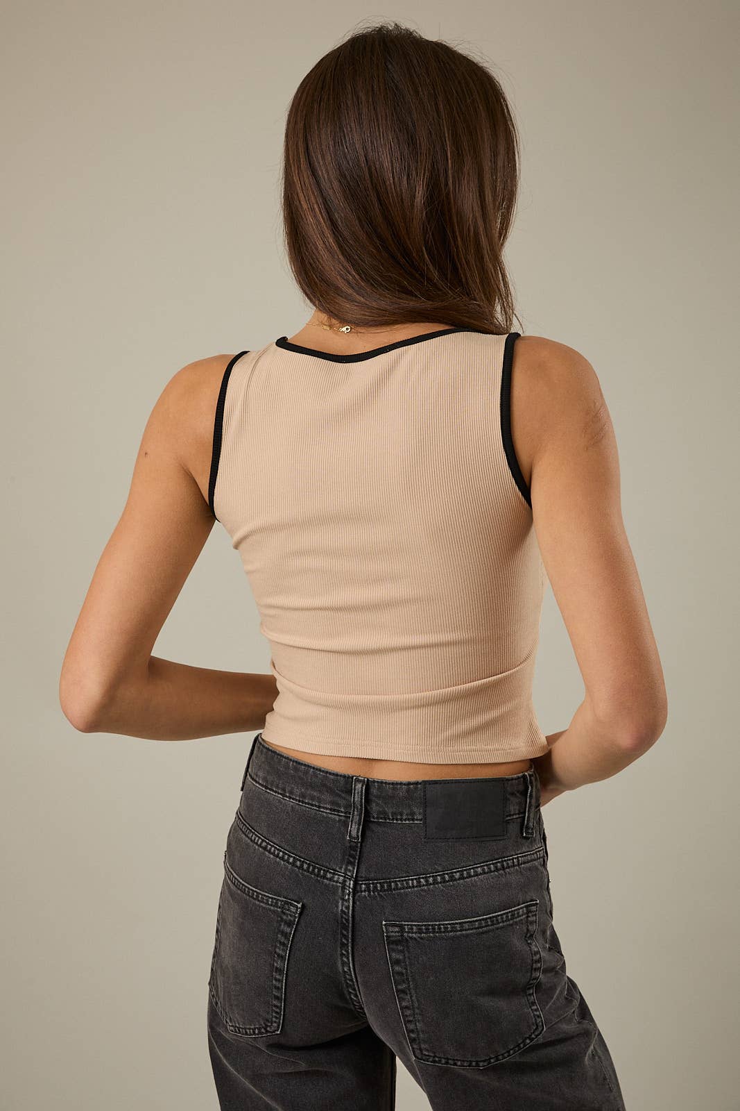 SQUARE NECK SLEEVELESS RIBBED TANK