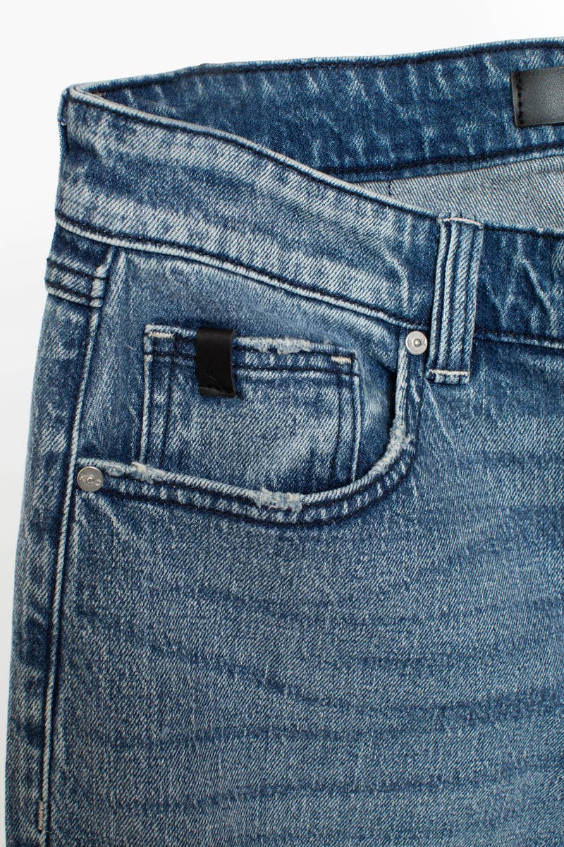 MENS LIGHT WASH STRAIGHT JEAN