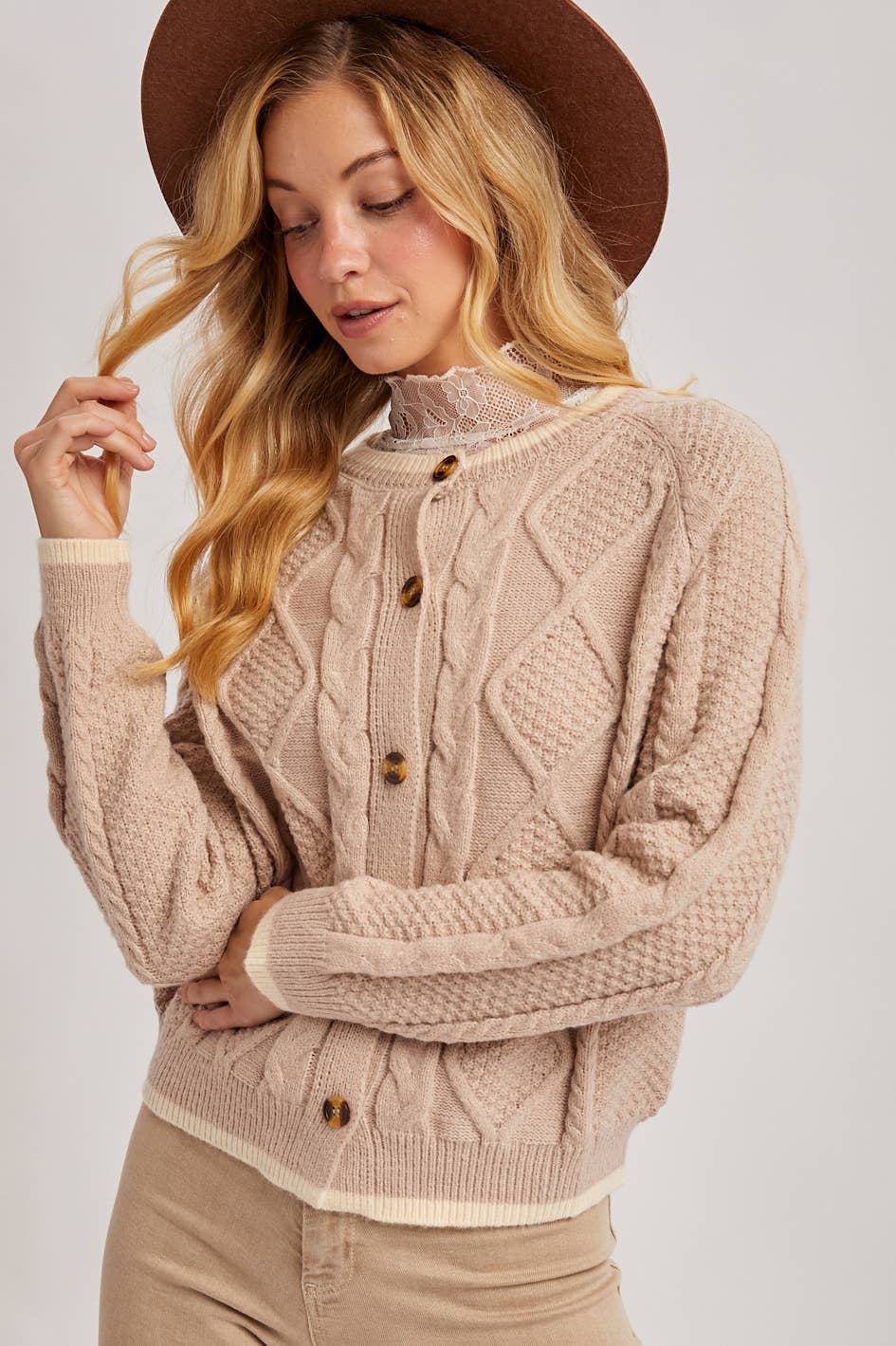 BUTTON DOWN CABLE KNIT SWEATER CARDIGAN