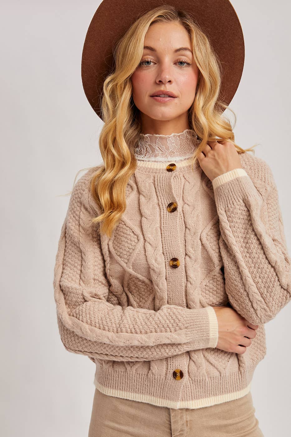 BUTTON DOWN CABLE KNIT SWEATER CARDIGAN