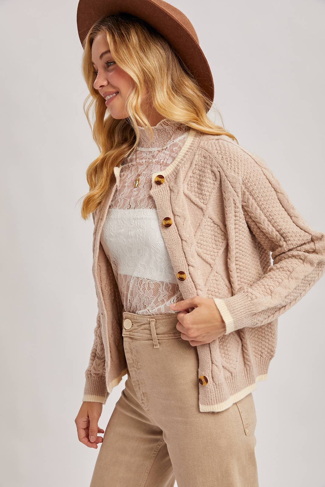 BUTTON DOWN CABLE KNIT SWEATER CARDIGAN