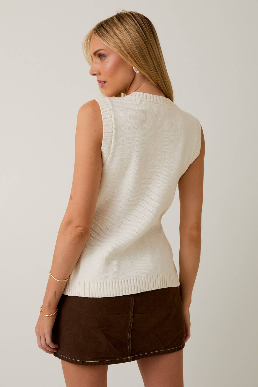 BUTTON DOWN KNIT VEST