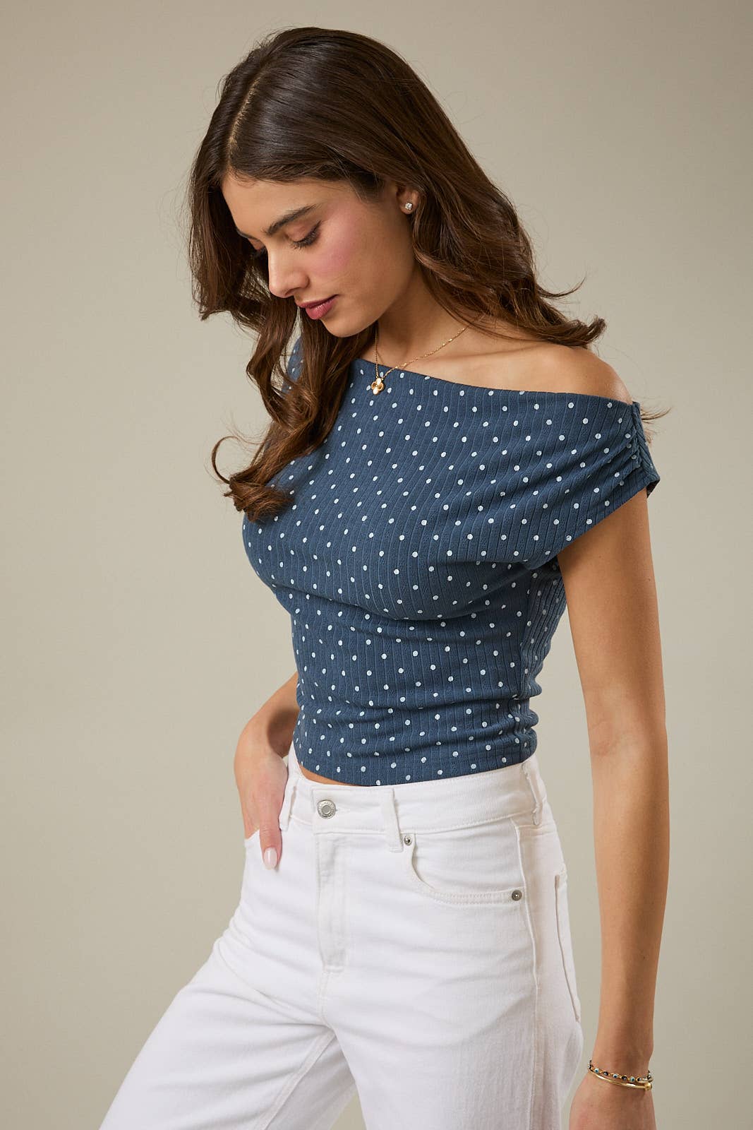 SLOUCHY SHOULDER SLEEVELESS POLKA DOT RIB TOP