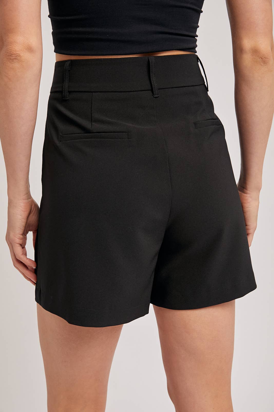 CLASSIC DOUBLE PLEATED SHORTS
