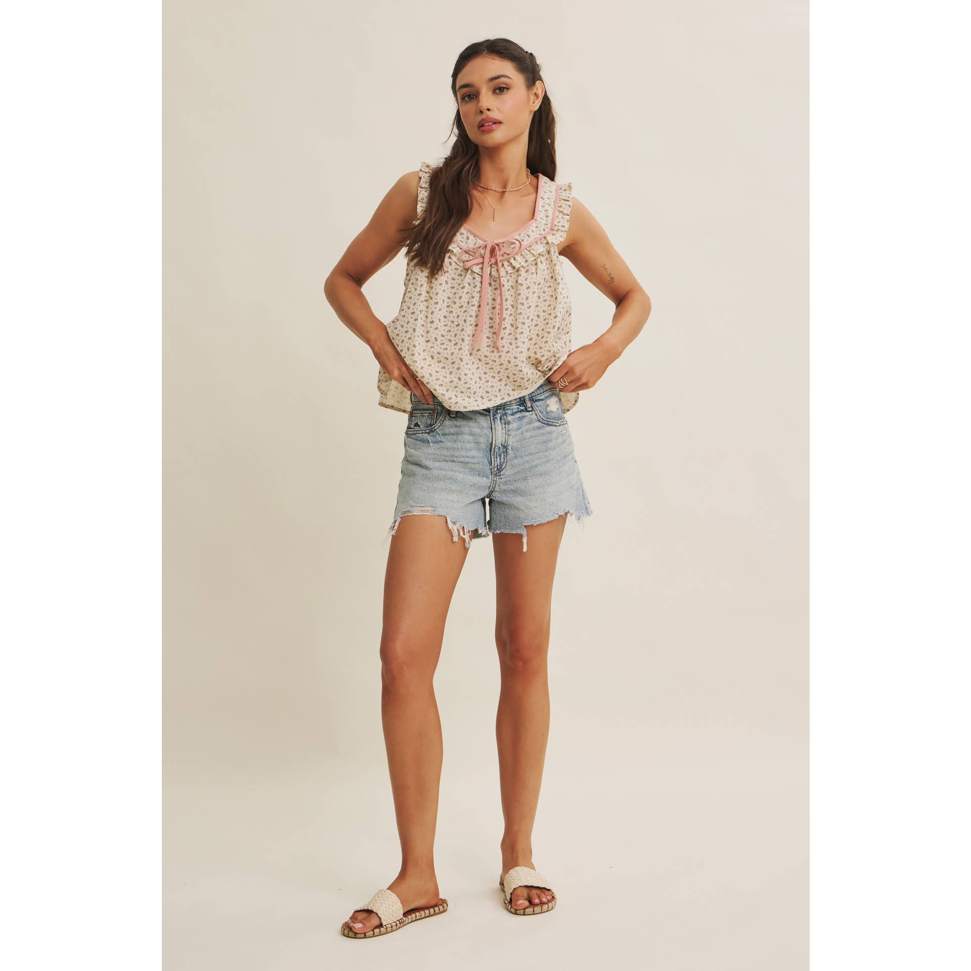 ANTIQUE MEADOW CONTRAST BINDING FLORAL RUFFLED BLOUSE TOP