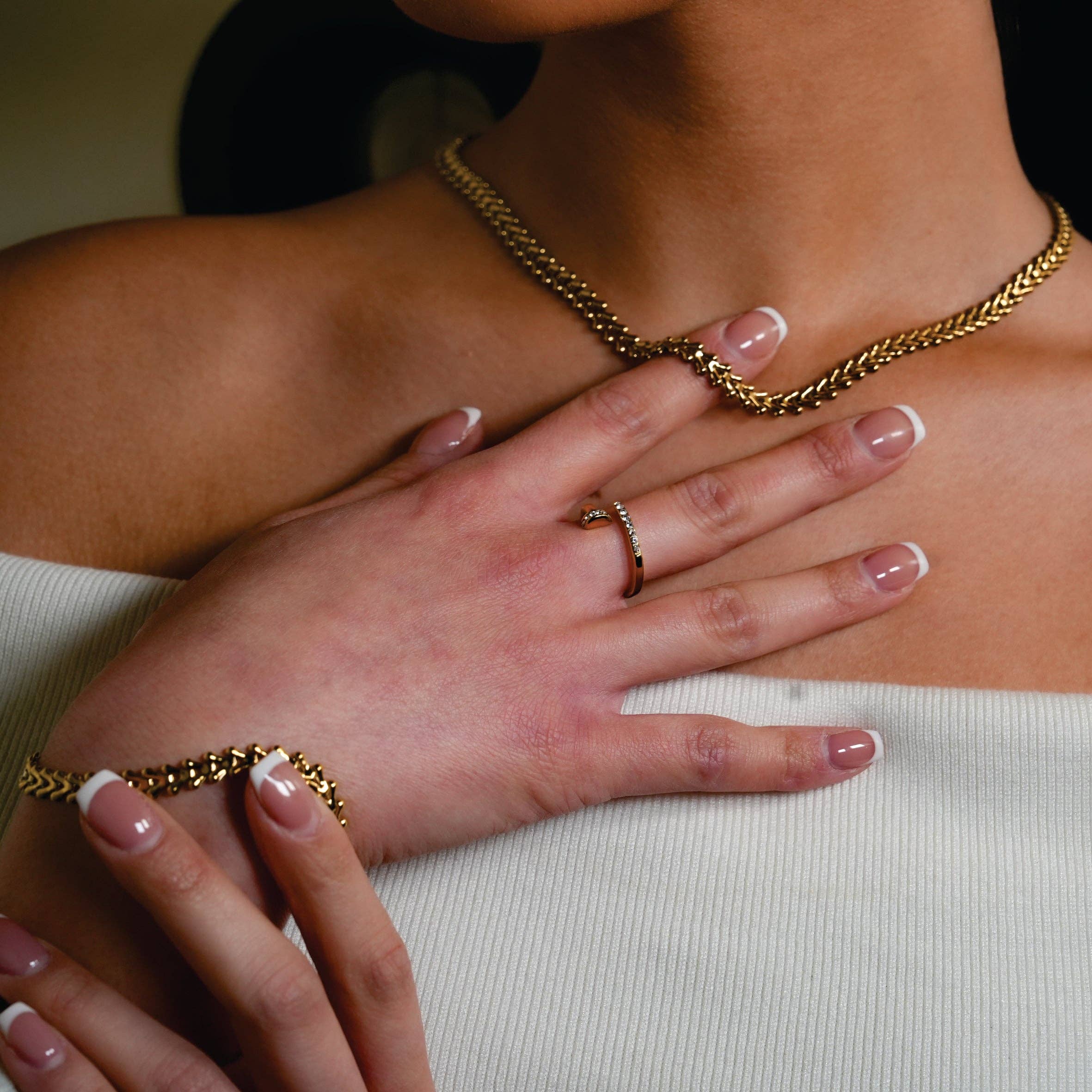 FRANKIE:  Vintage-Inspired Linked Abstract Crest Chain Necklace