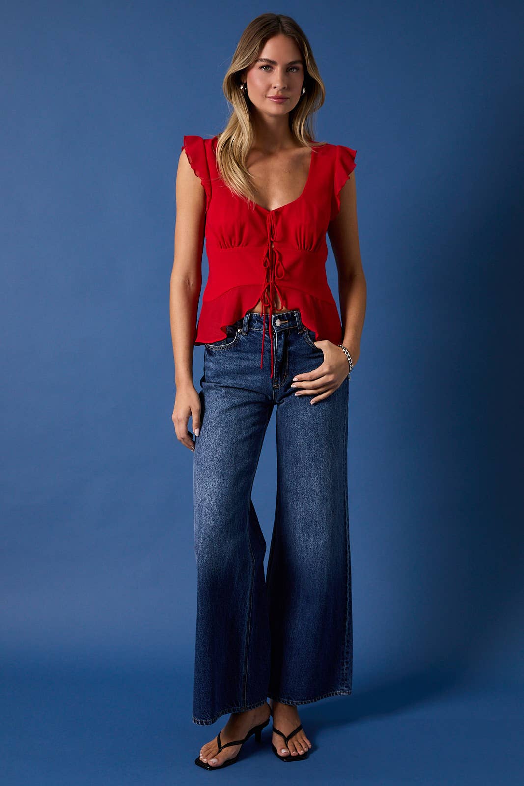 U-NECK SLEEVELESS RUFFLED SHOULDER FRONT TIE TOP