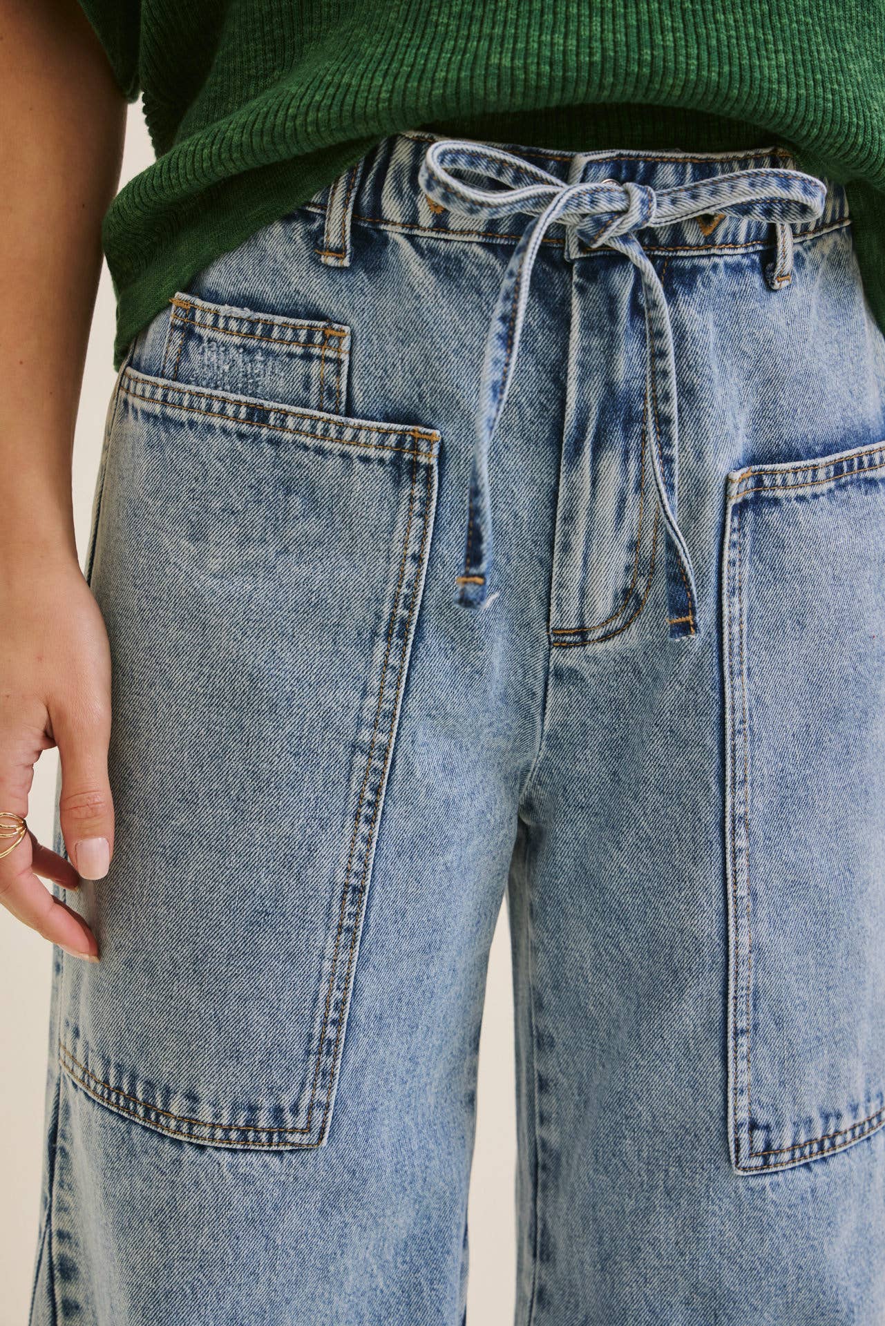 EASE AND GRACE DENIM WASHED OVERSIZED WIDE-LEG JEANS