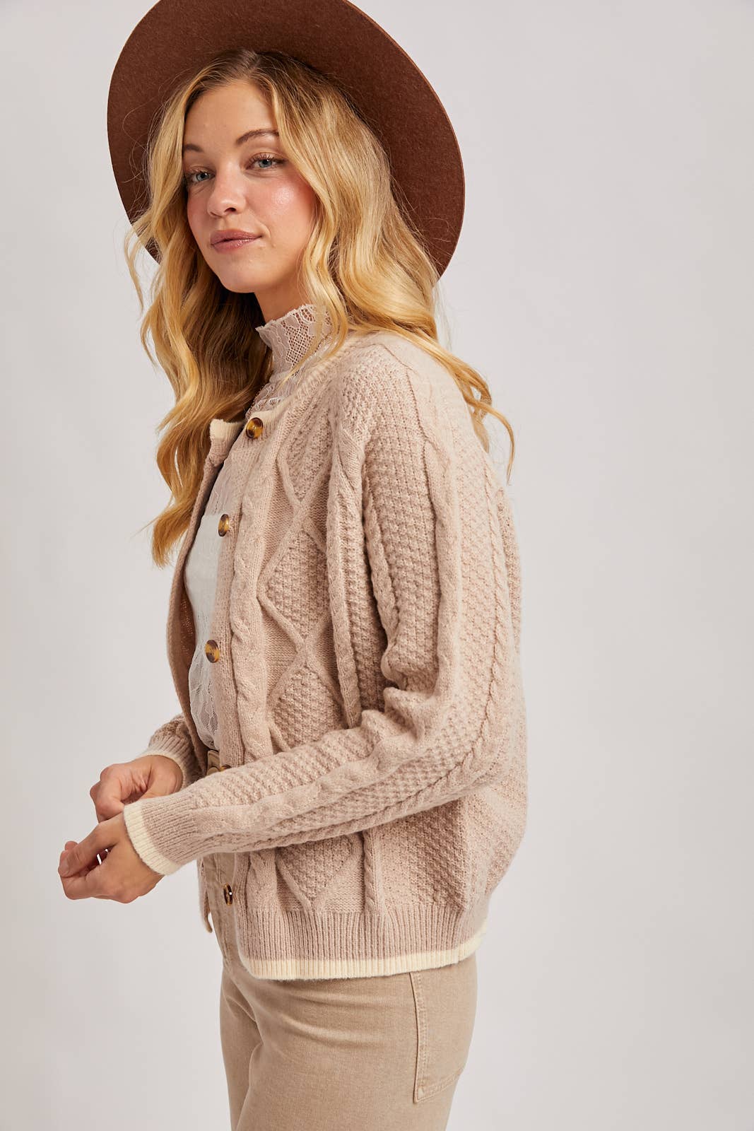 BUTTON DOWN CABLE KNIT SWEATER CARDIGAN